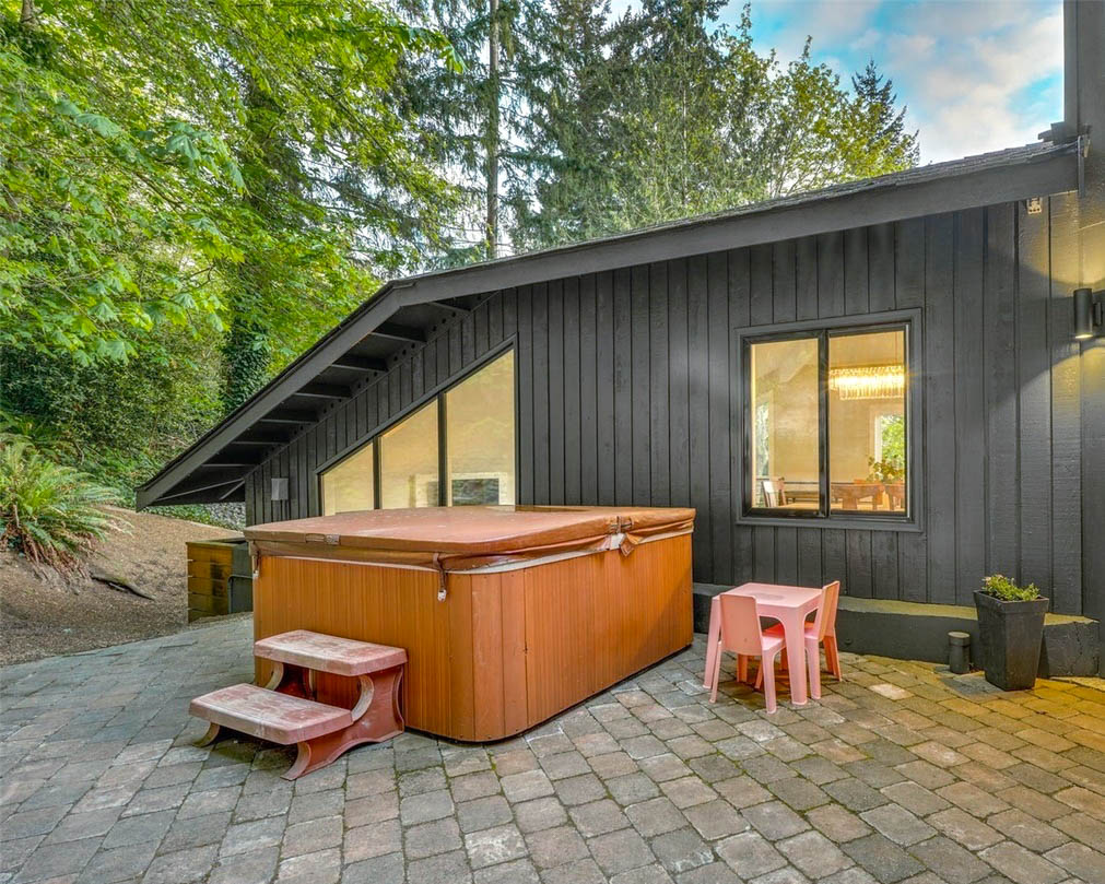 6614 house exterior pics6
